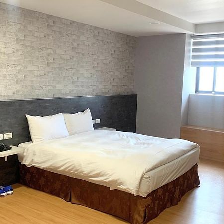 Lan Yin Tie Dao Hotel Tainan Bagian luar foto