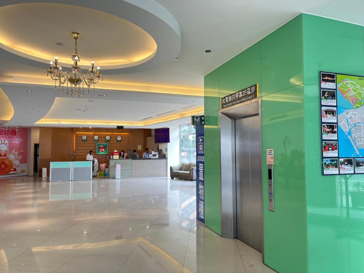 Lan Yin Tie Dao Hotel Tainan Bagian luar foto