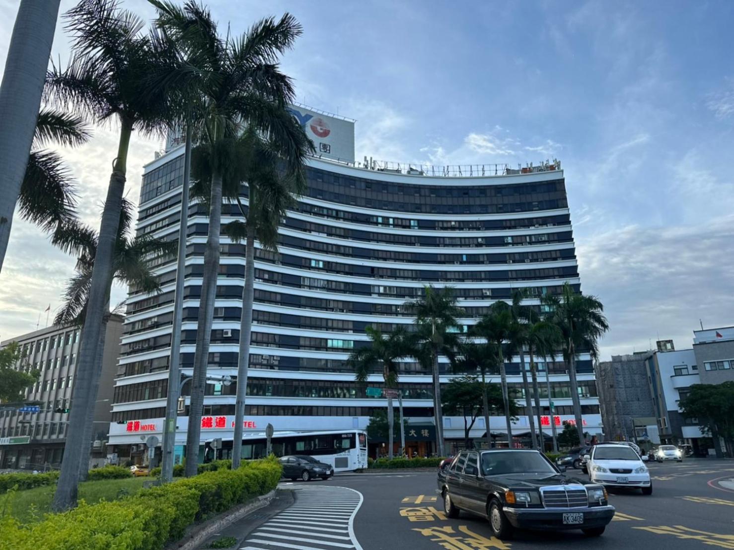 Lan Yin Tie Dao Hotel Tainan Bagian luar foto