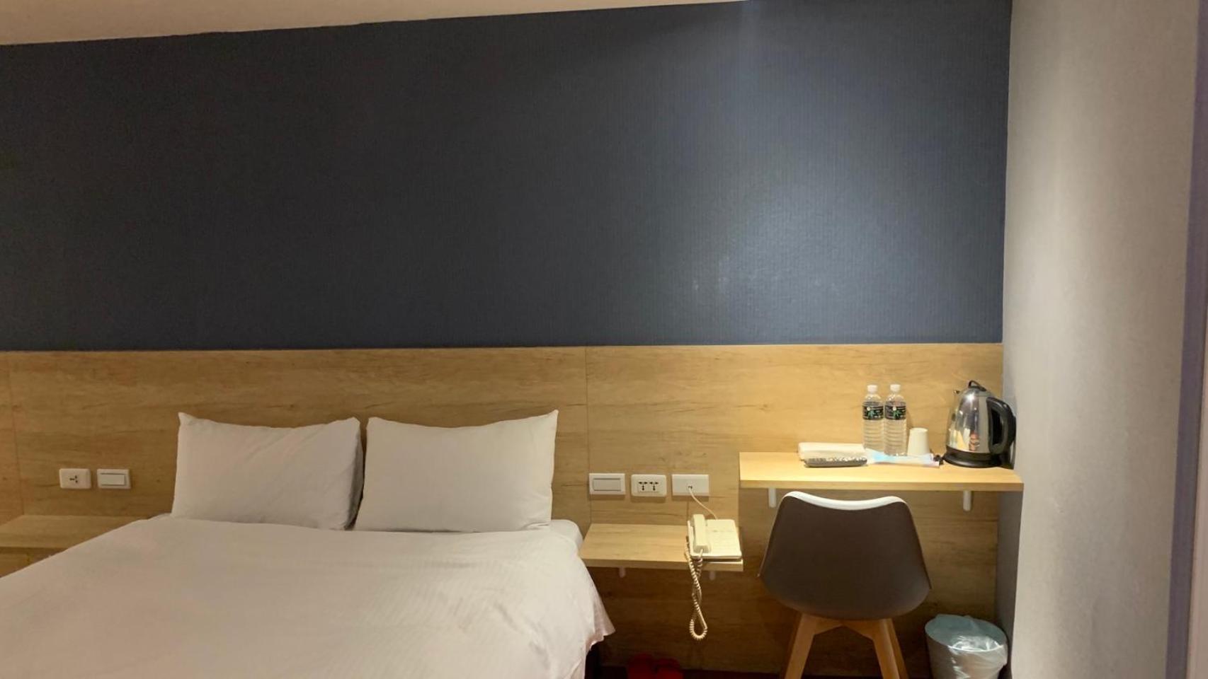 Lan Yin Tie Dao Hotel Tainan Bagian luar foto