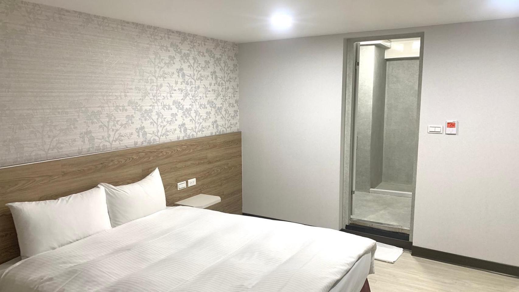 Lan Yin Tie Dao Hotel Tainan Bagian luar foto
