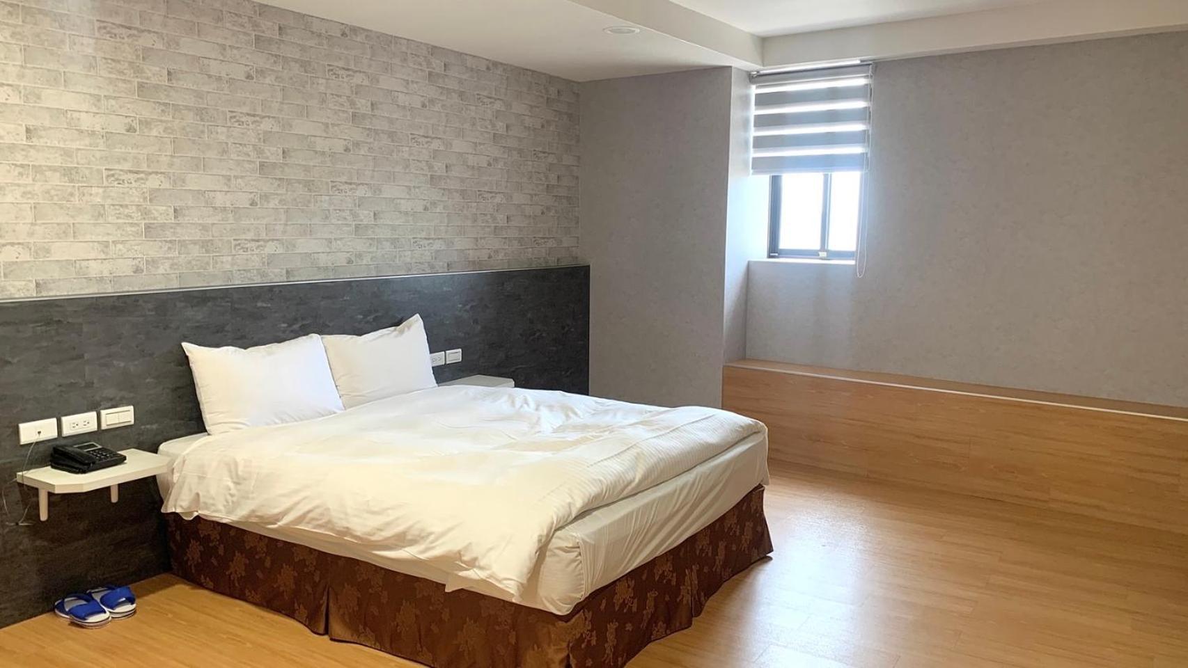 Lan Yin Tie Dao Hotel Tainan Bagian luar foto