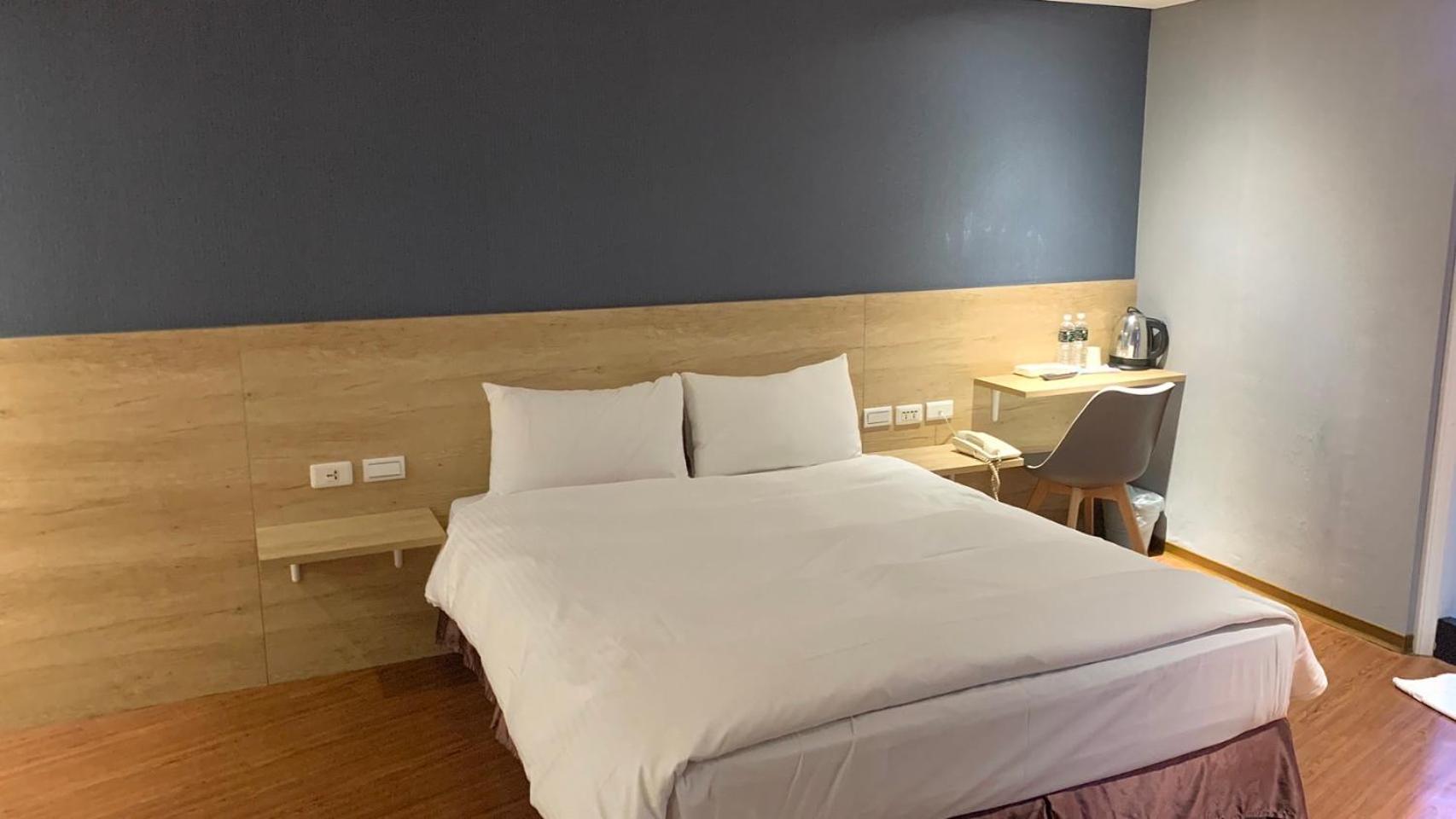 Lan Yin Tie Dao Hotel Tainan Bagian luar foto
