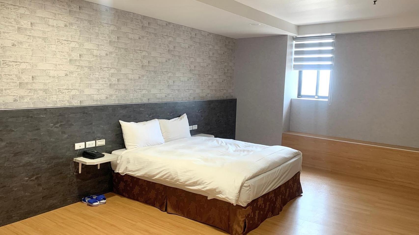 Lan Yin Tie Dao Hotel Tainan Bagian luar foto