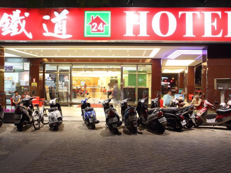 Lan Yin Tie Dao Hotel Tainan Bagian luar foto