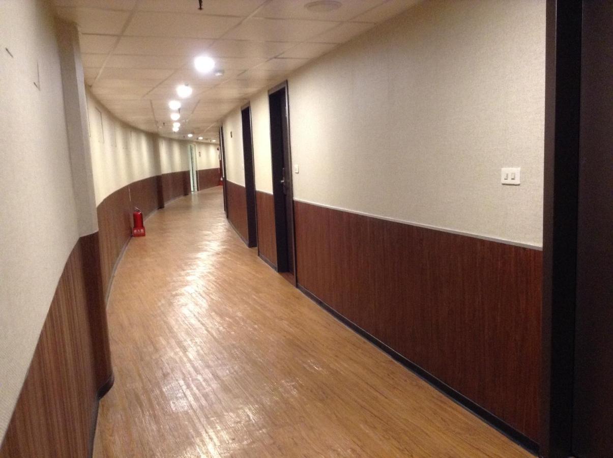 Lan Yin Tie Dao Hotel Tainan Bagian luar foto